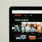 FEATURED | Browsing Netflix | Netflix Downloads Are Here - And I Love Them | streaming service | episodes | downloading