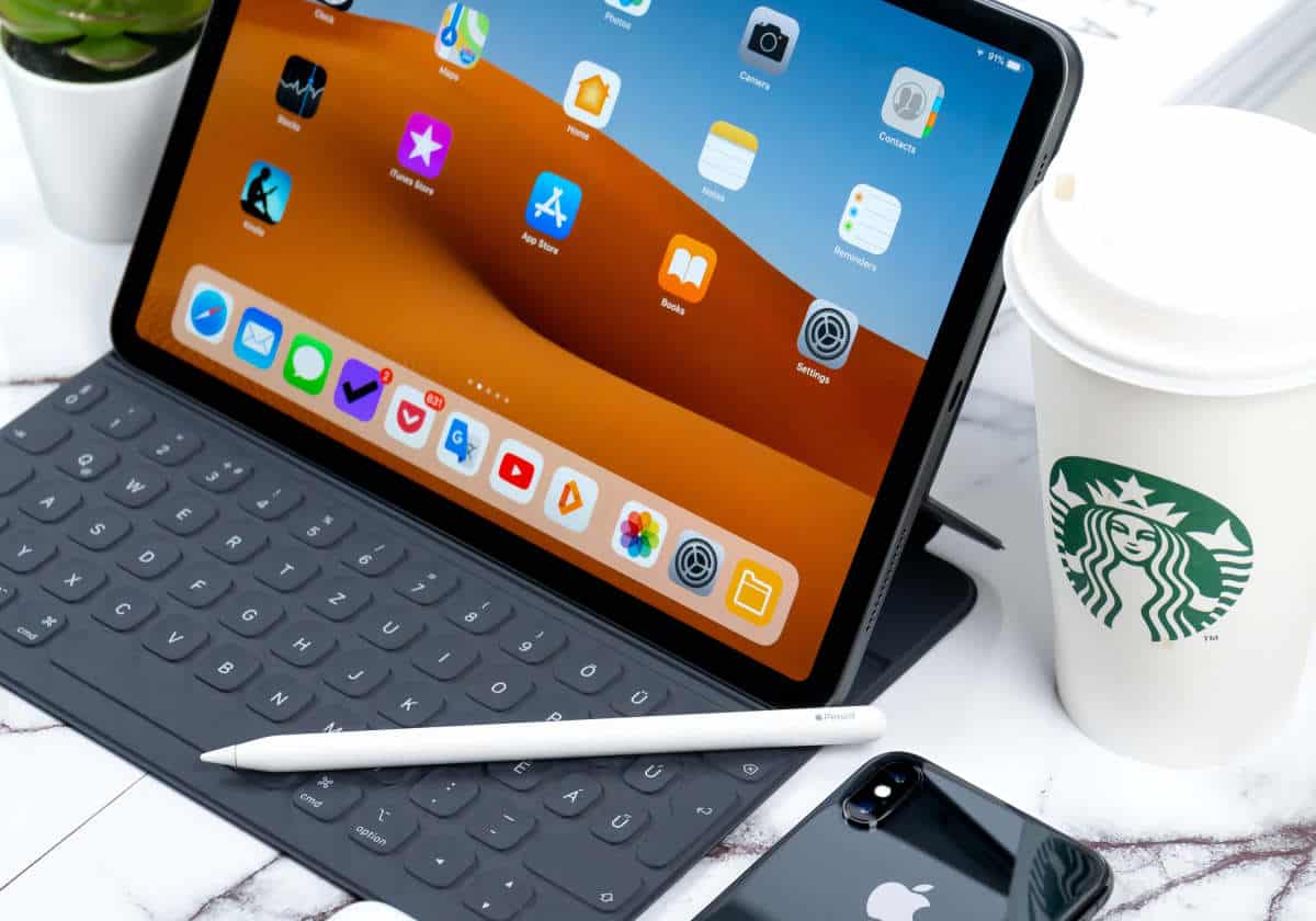 Phone and electronics | Help, My iPad Keyboard Is Stuck In The Middle Of My Screen! | Move Keyboard on iPad