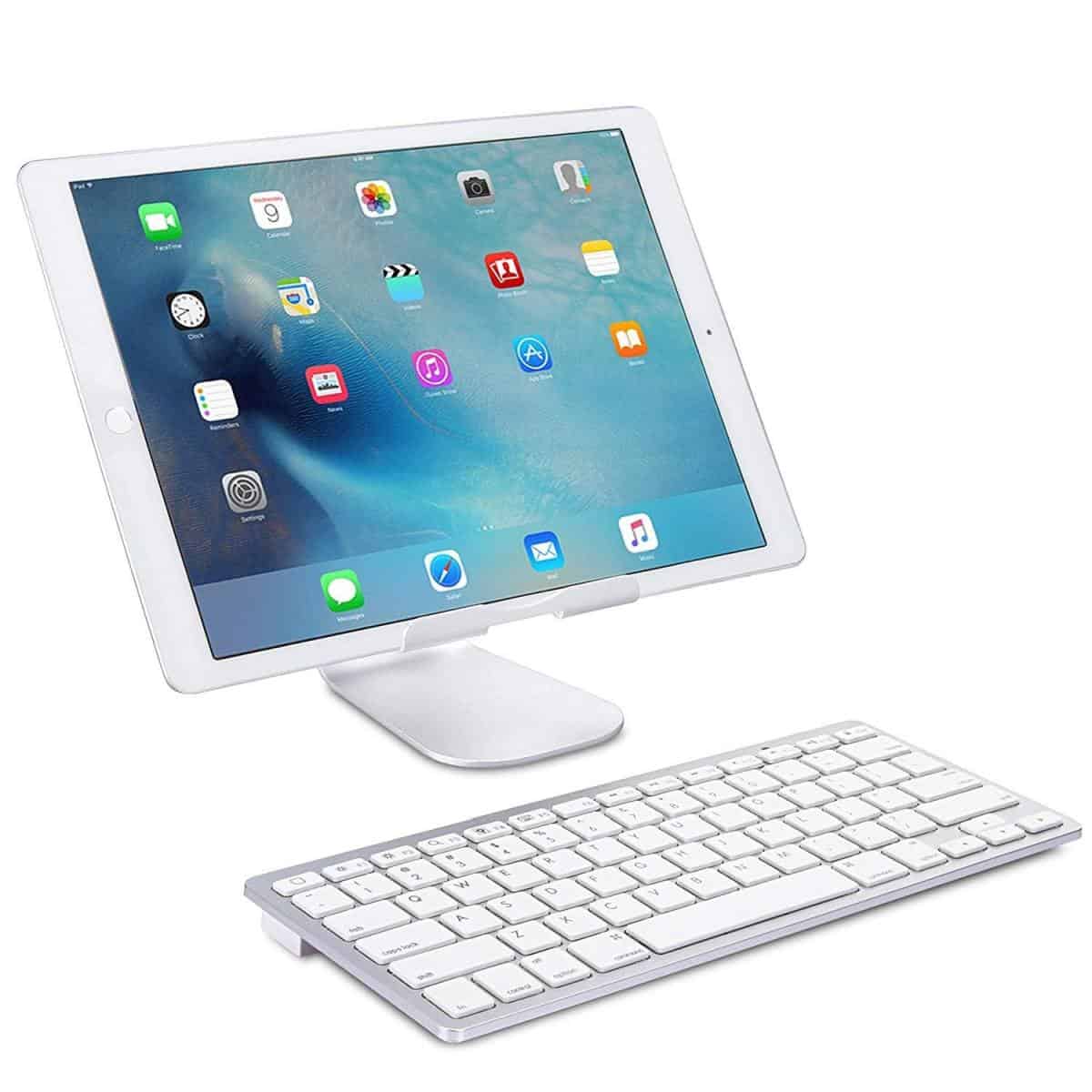 Omoton Ultra-Slim Bluetooth Keyboard | Essential iPad Accessories