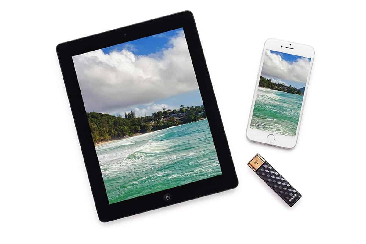  SanDisk 32GB Connect Wireless Stick Flash Drive | Essential iPad Accessories